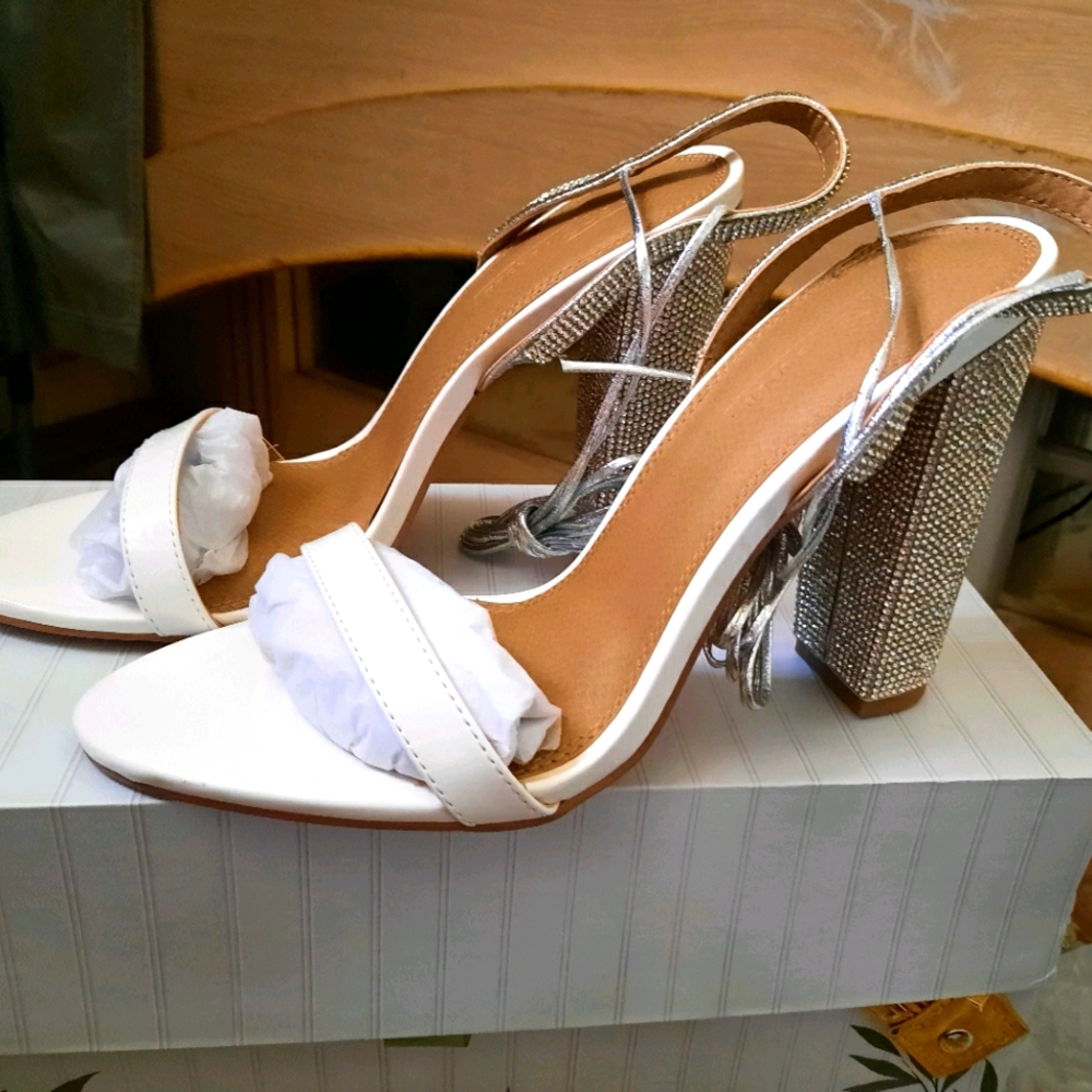 BRAND NEW SPARKLY STRAPPY HEELS